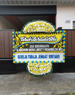 Papan Bunga Duka di Lembean Timur